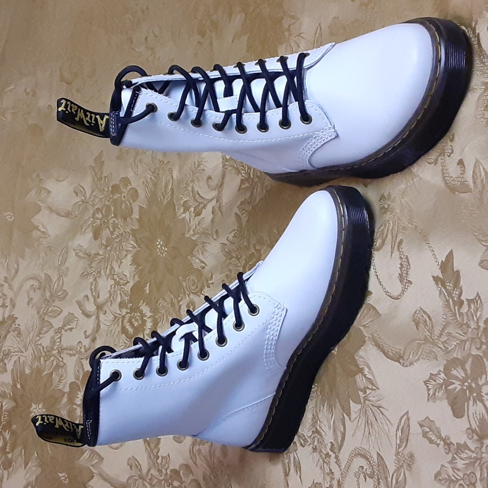 Dr. Martens ZAVALA NEW Womens  White Leather Boots Size 9 the Lace-Up boots